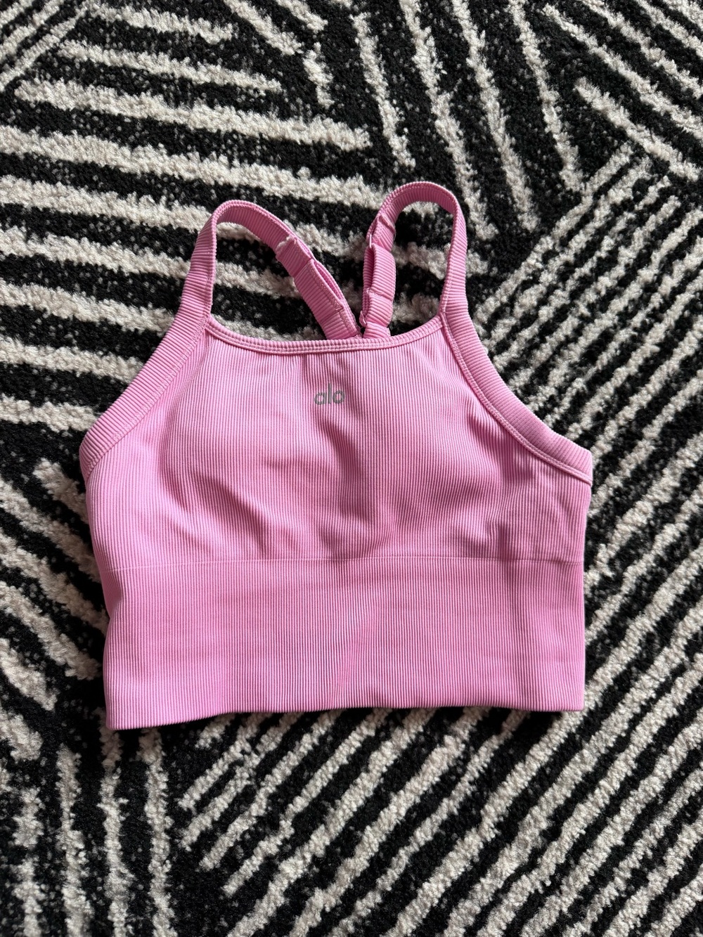 ALO Yoga Seamless Ribbed Favorite Bra Tank - Picture 3 of 5